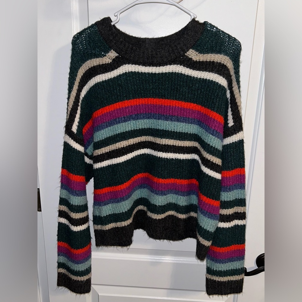 Colorful and soft American Eagle sweater size L